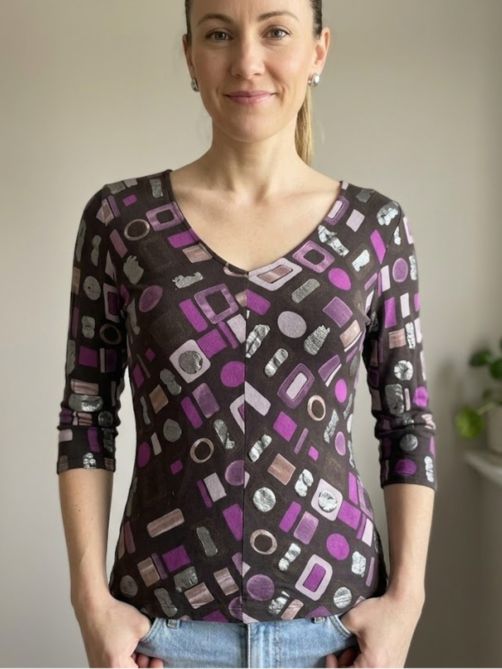 Donna Boutique Artsy Geometric Shimmer Burnout Top - Size S